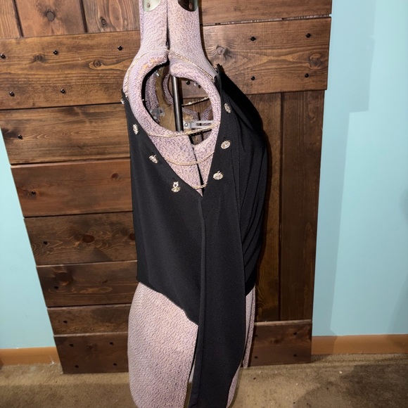 Marciano by Guess Elegant Black Off-Shoulder Top - Picture 2 of 4